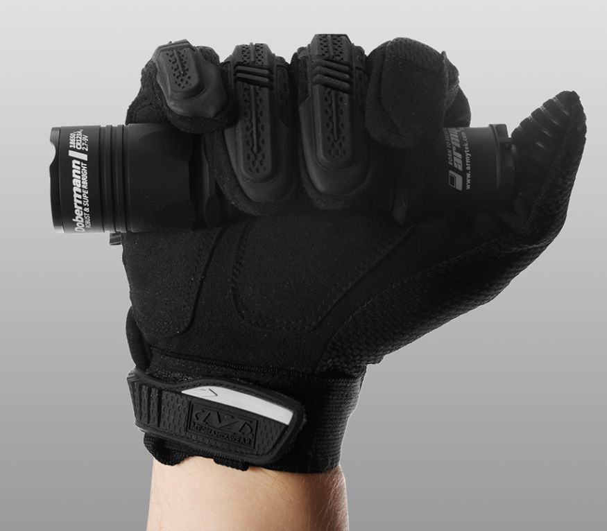 Тактический фонарь Armytek Dobermann (красный свет)